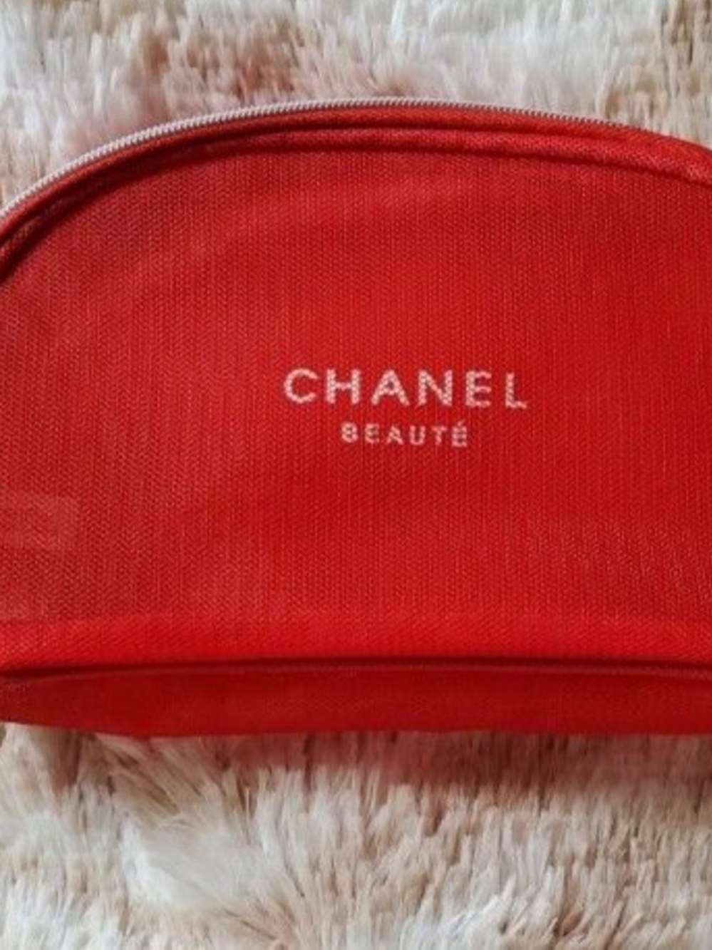 CC Beauté Red Cosmetic Mesh Pouch